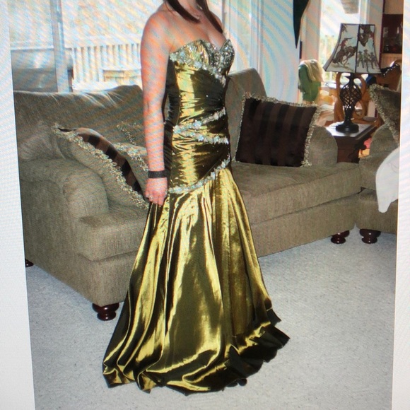 Dresses & Skirts - Prom dress